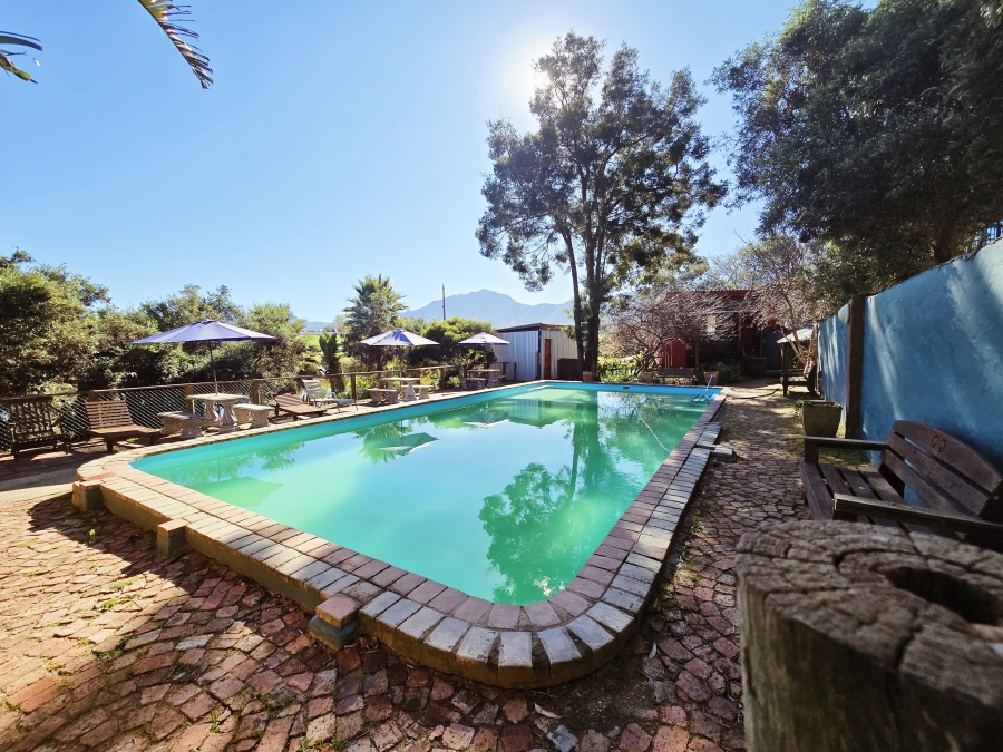 18 Bedroom Property for Sale in Geelhoutboom AH Western Cape